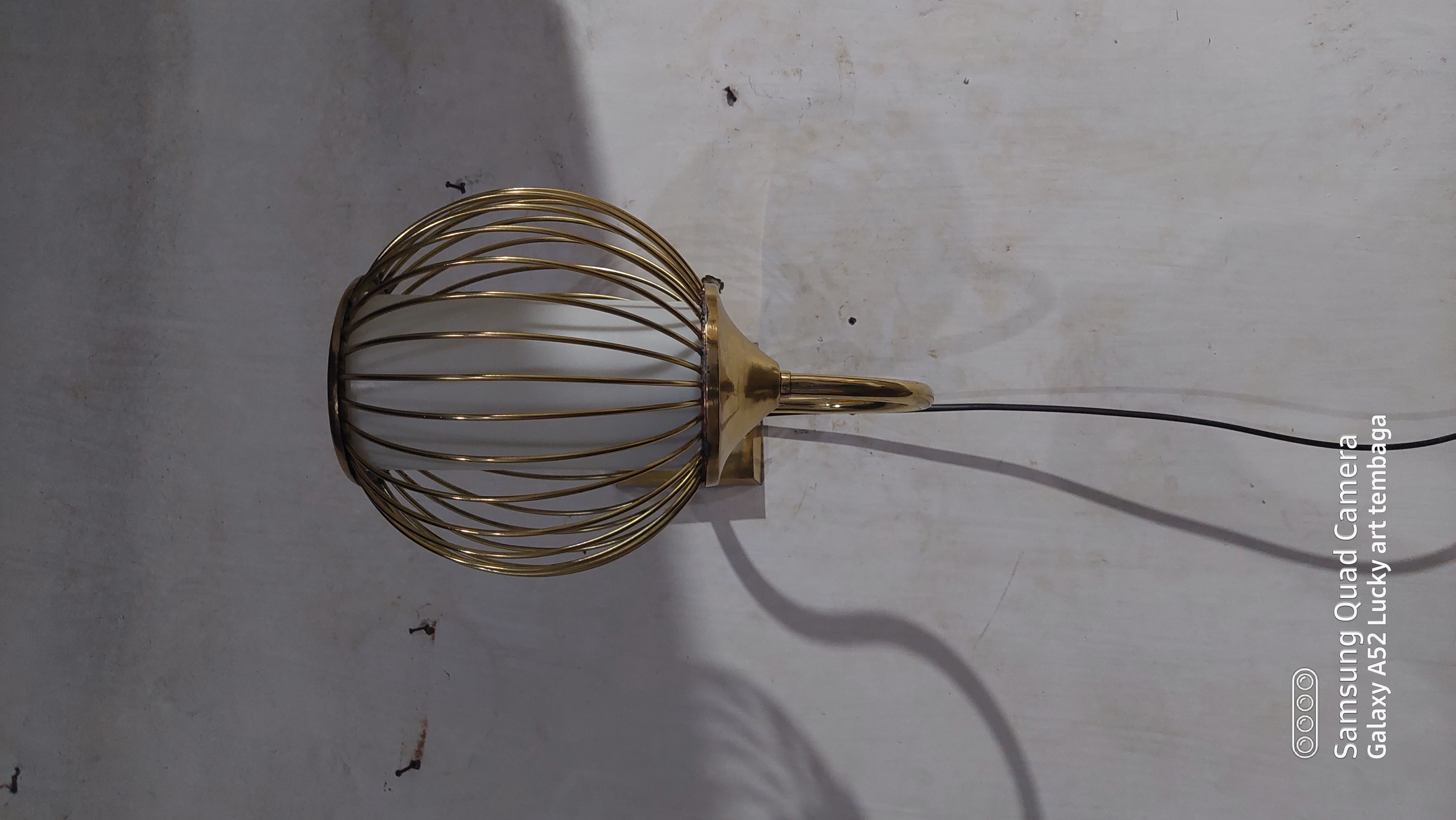 Lampu dinding