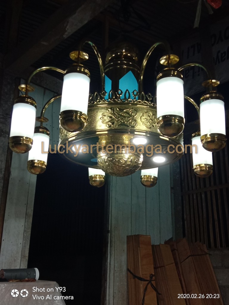 Lampu Gantung Kuningan dan Tembaga