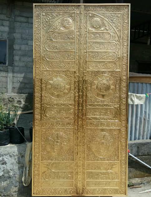 Replika pintu ka'bah