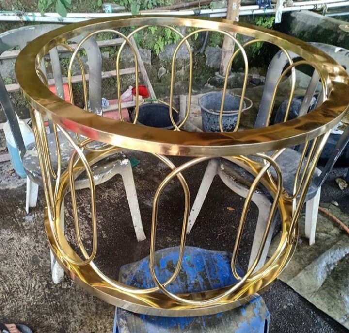 meja tembaga dan kuningan