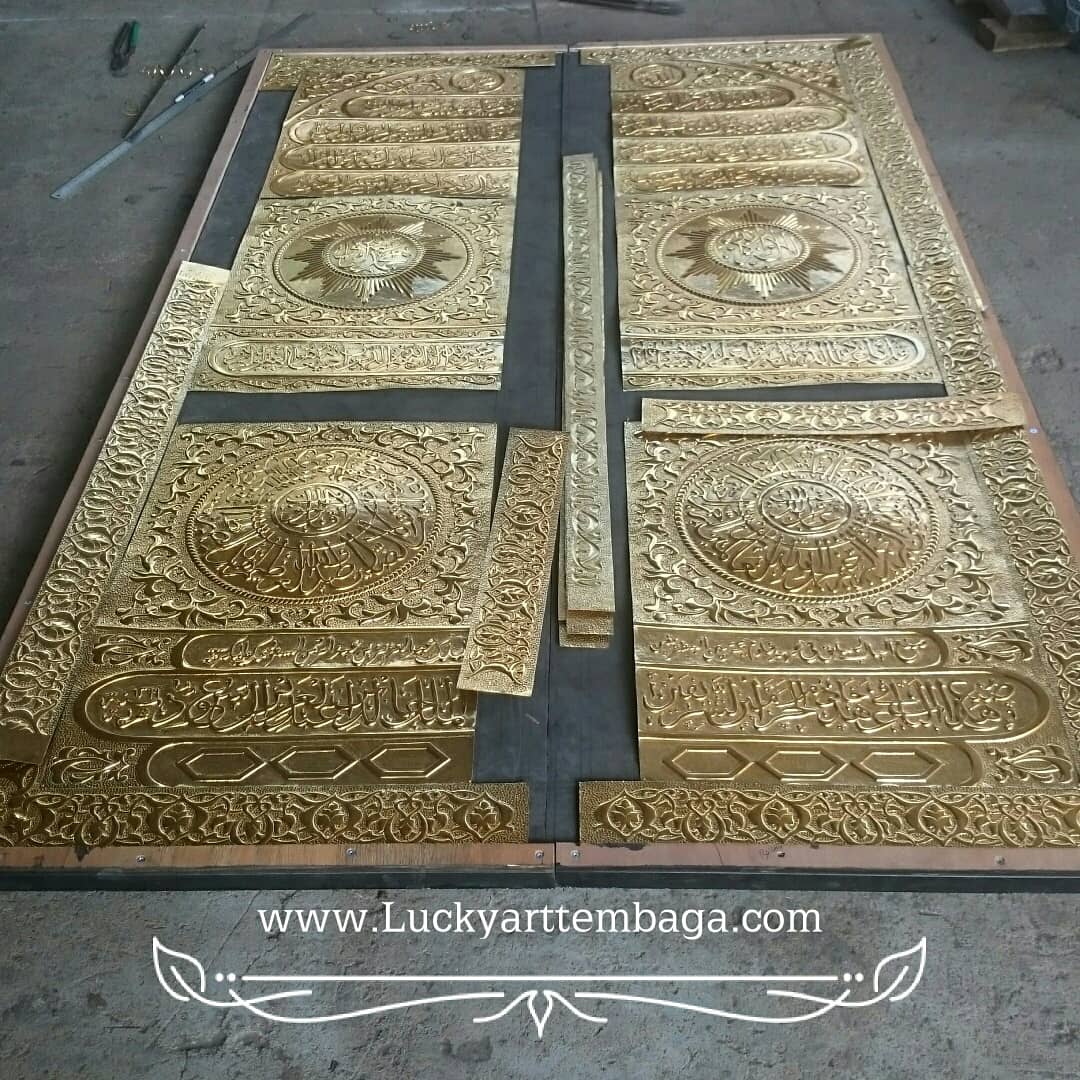 Replika pintu ka'bah