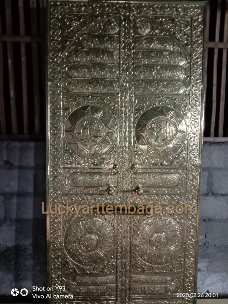 Replika pintu ka'bah