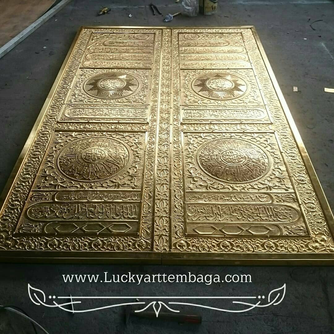 Replika pintu ka'bah