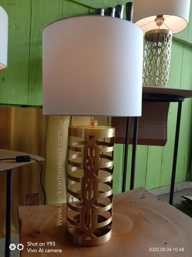 LAMPU MEJA KUNINGAN